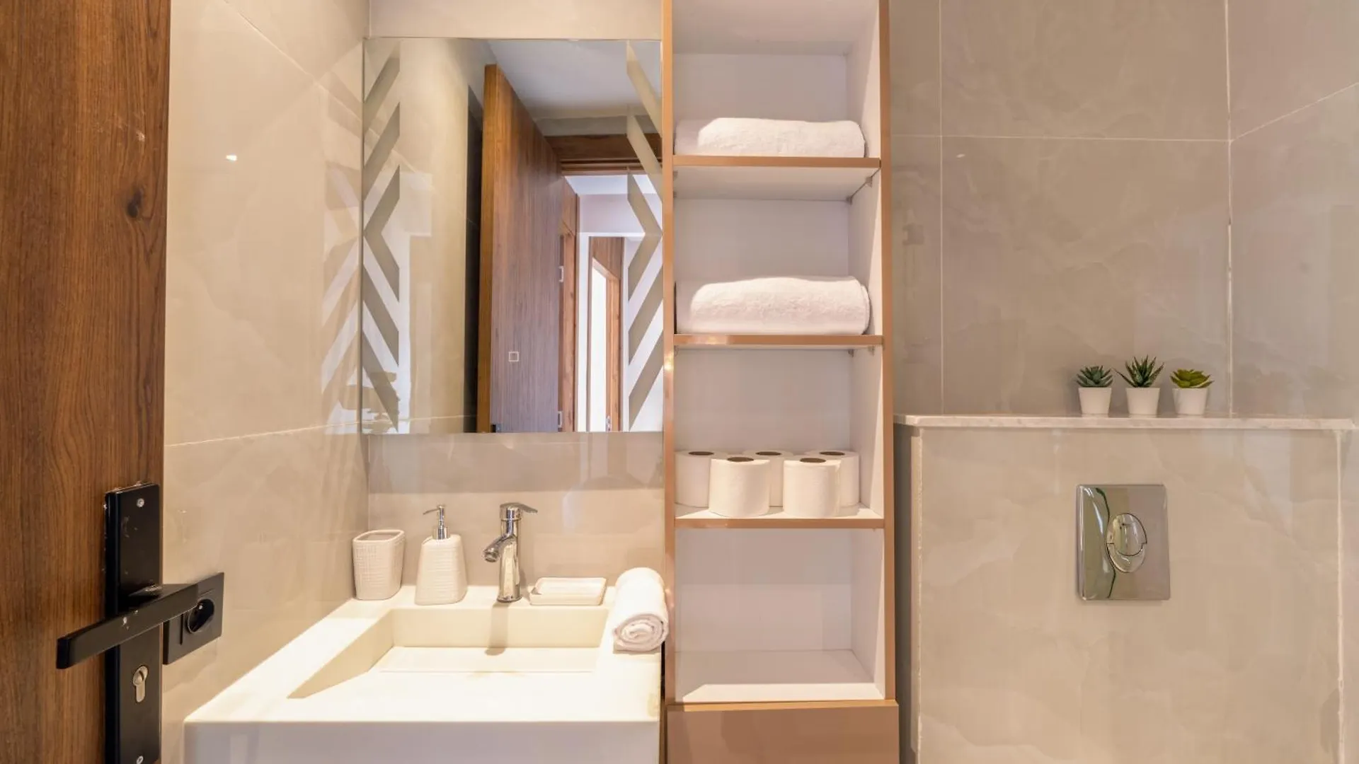 Luxe Urbain - 3 Chambres En Centre-Ville 马拉喀什 公寓